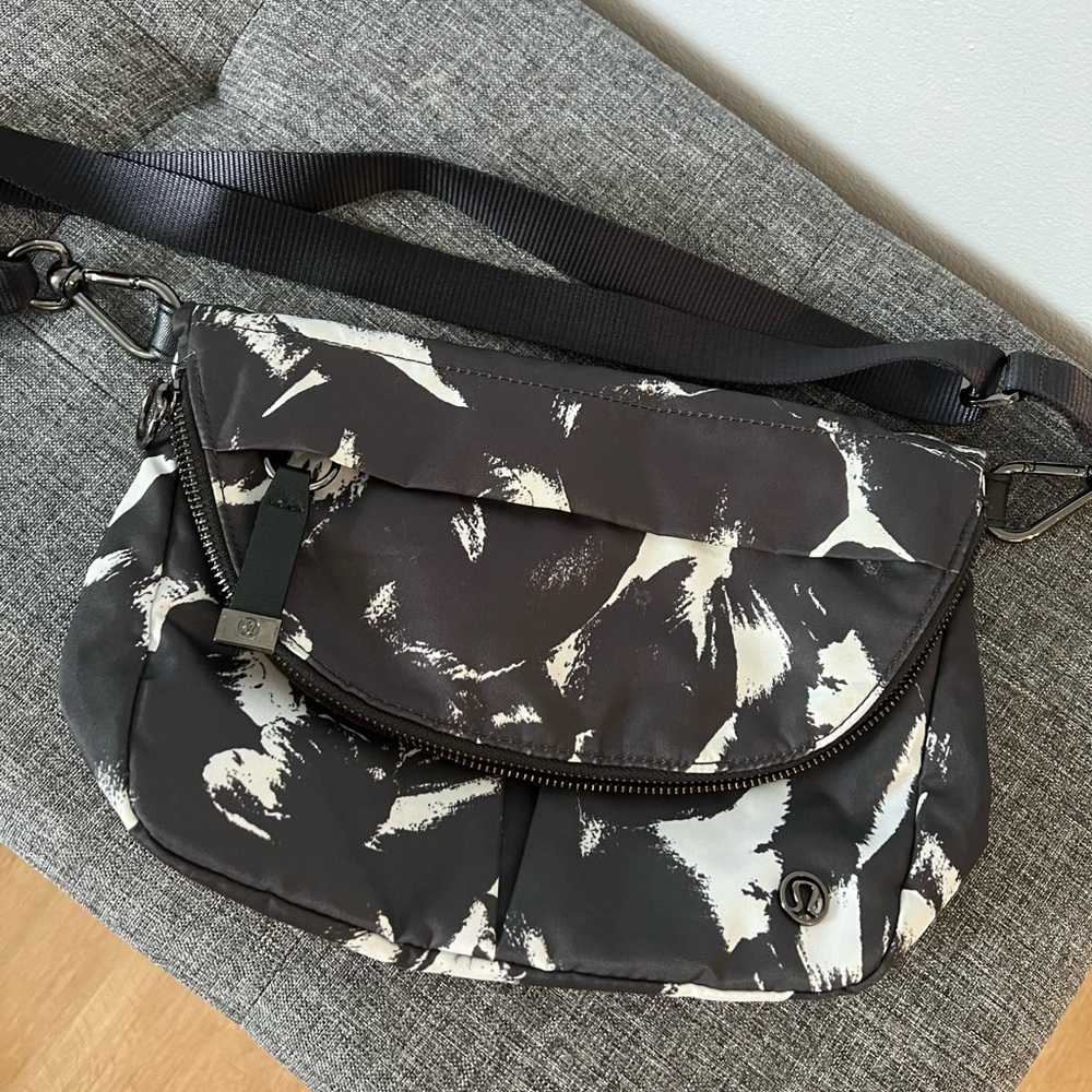 Lululemon All Night Festival Bag 5L